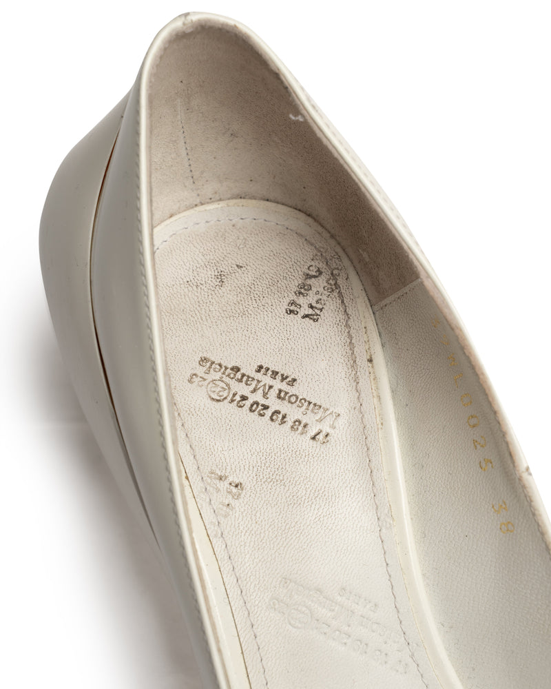 Maison Margiela humpbacked white leather pump heels thumbnail