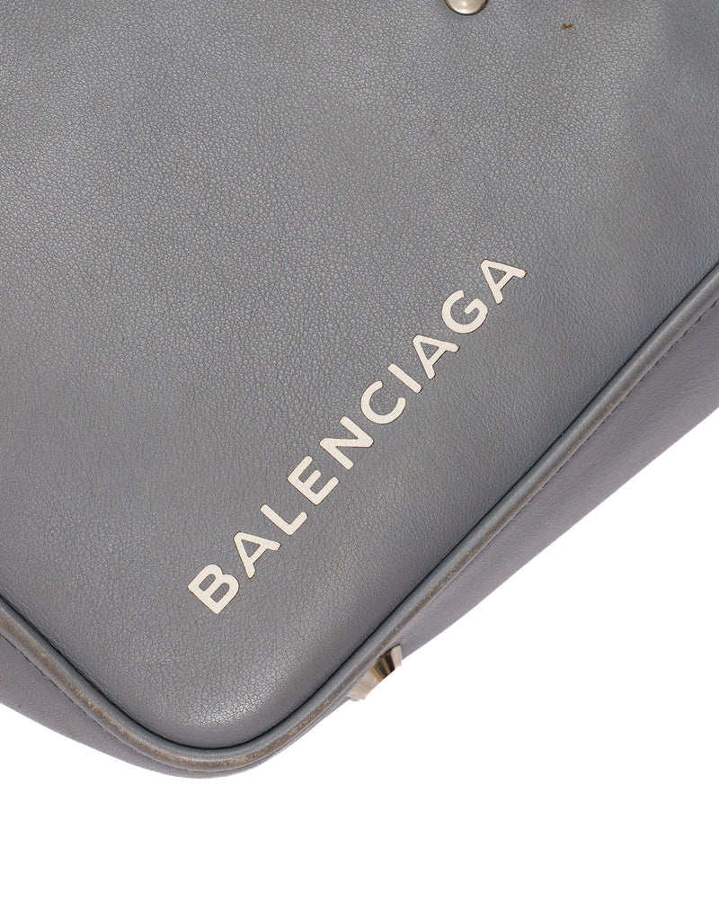 Balenciaga Triangle Duffle S bag thumbnail