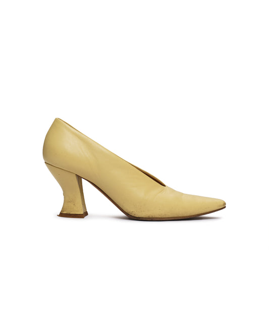Bottega Veneta Almond Pumps Butter Champagne Nappa