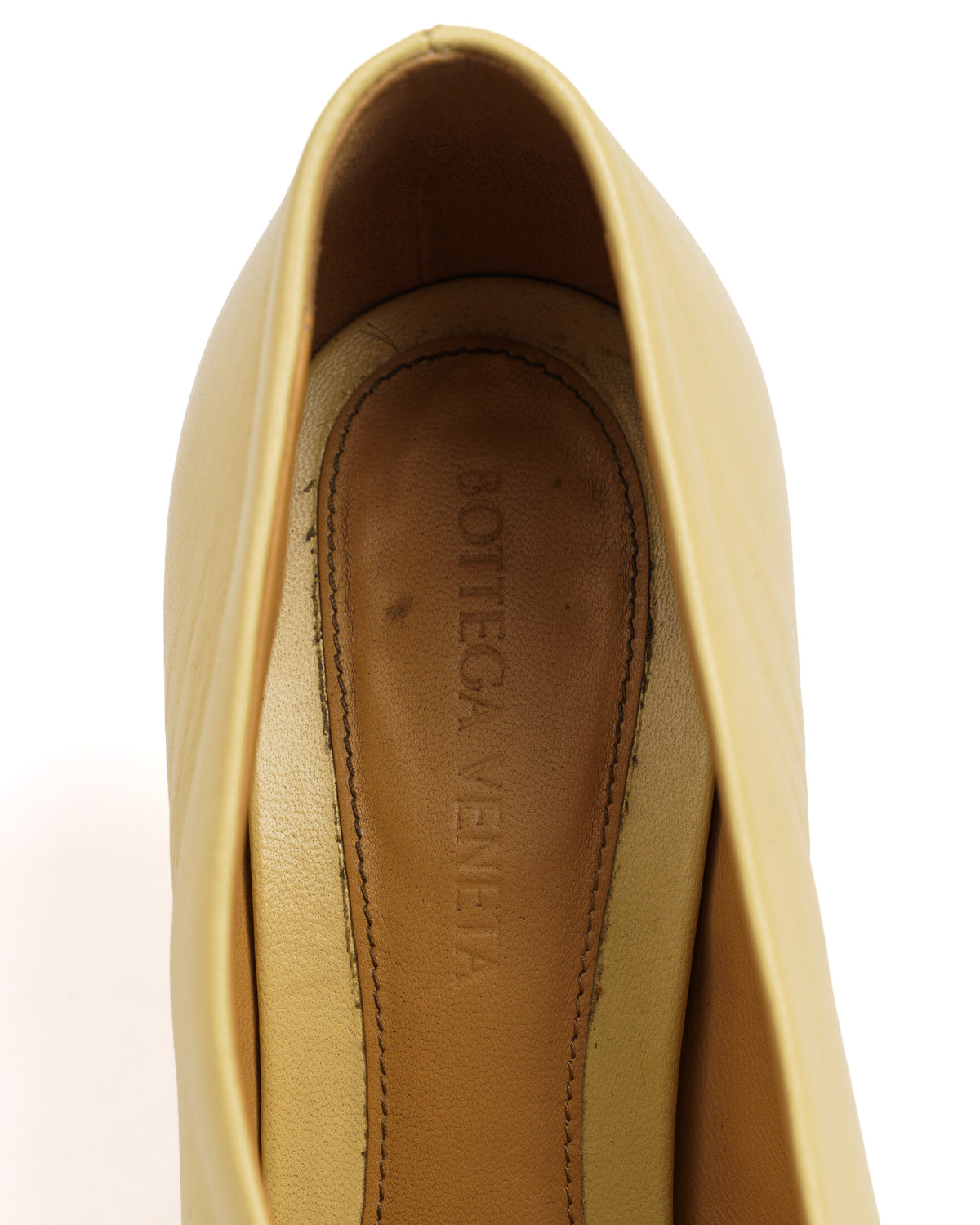 Bottega Veneta Almond Pumps Butter Champagne Nappa