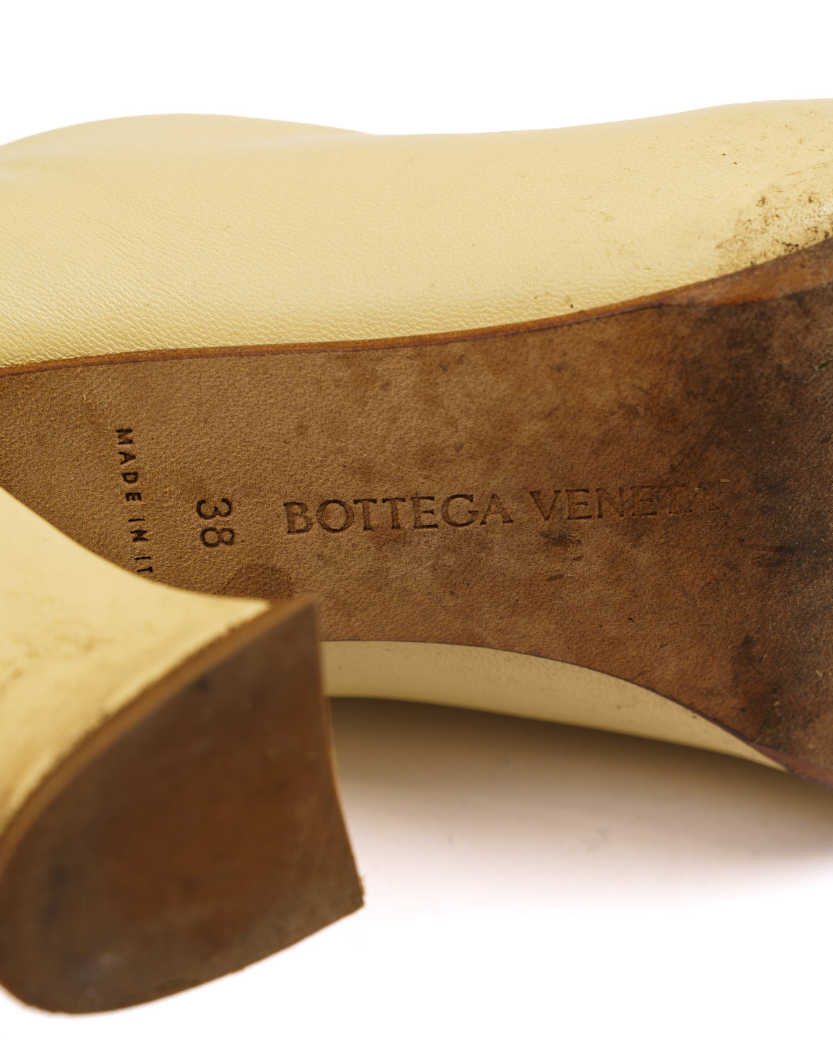 Bottega Veneta Almond Pumps Butter Champagne Nappa