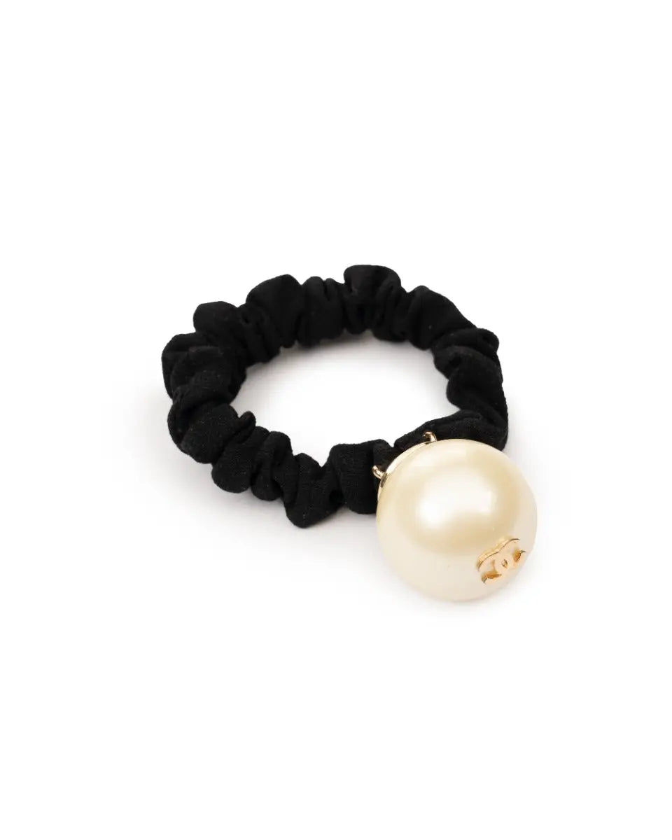 Chanel Jumbo Faux Pearl hair scrunchie Chanel