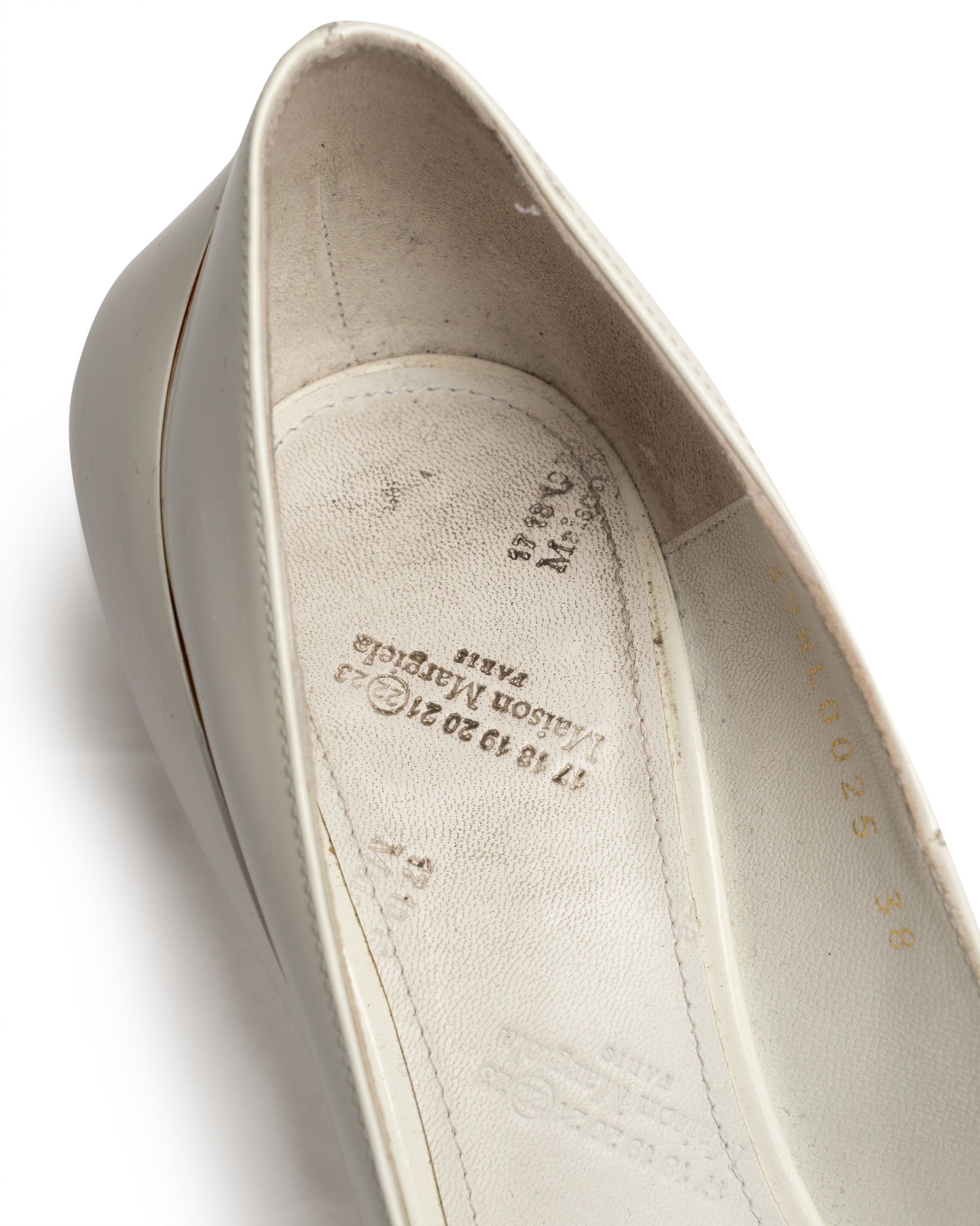 Maison Margiela humpbacked white leather pump heels