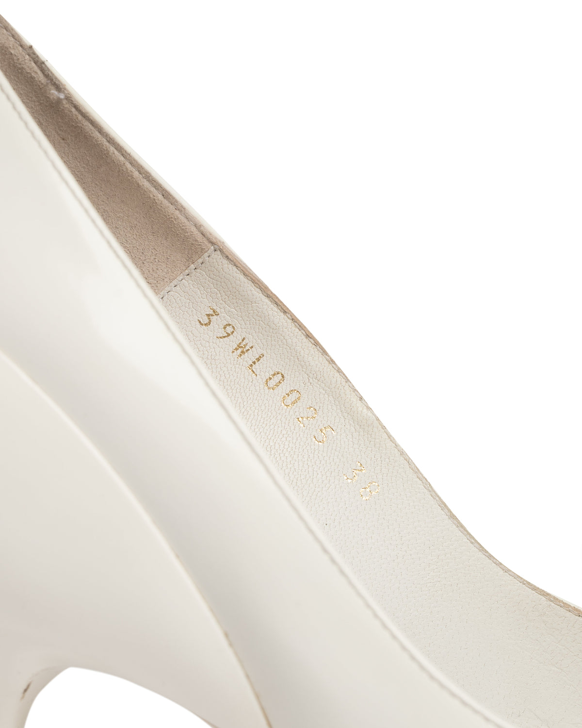 Maison Margiela humpbacked white leather pump heels