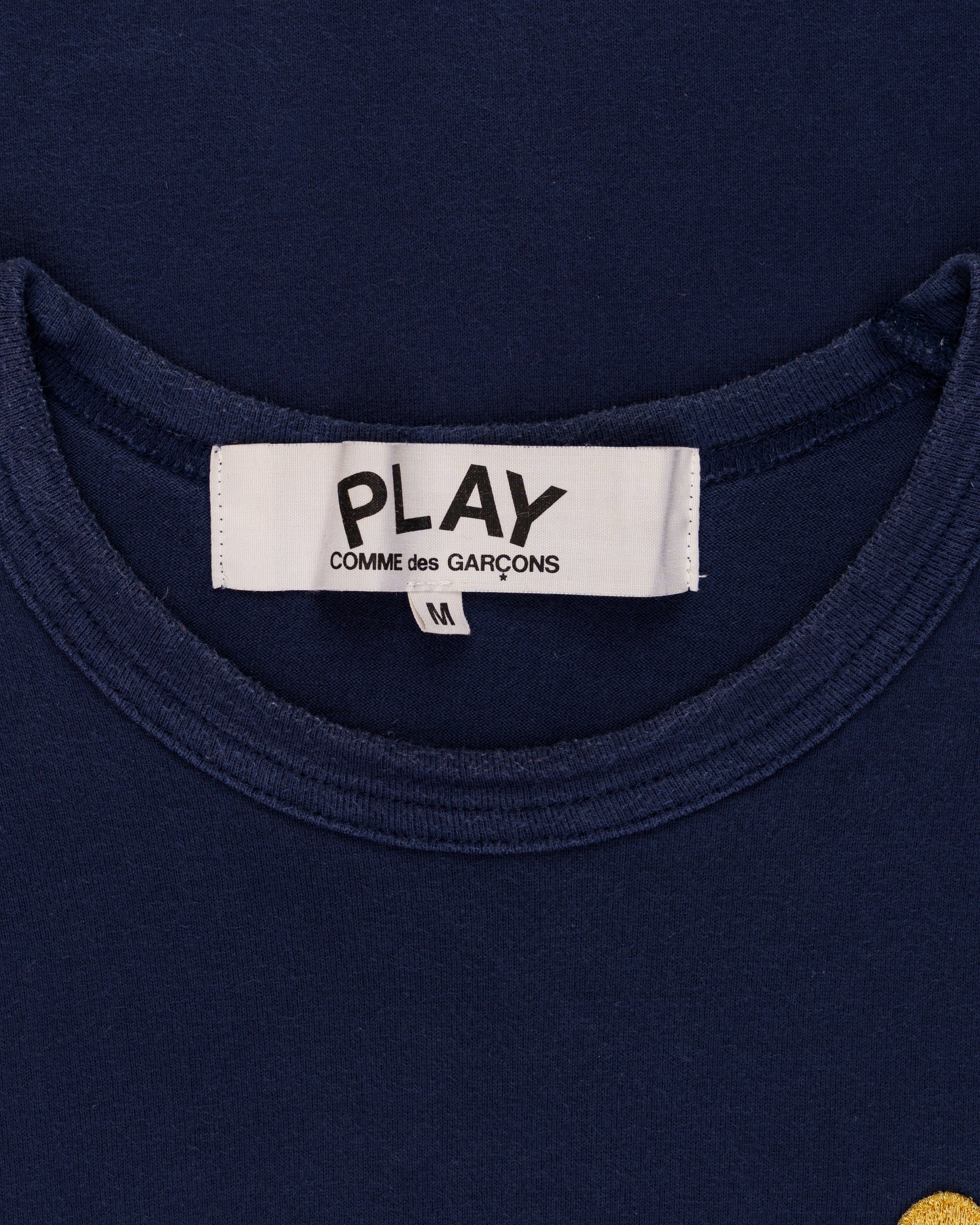 COMME des GARÇONS PLAY gold logo patch t-shirt