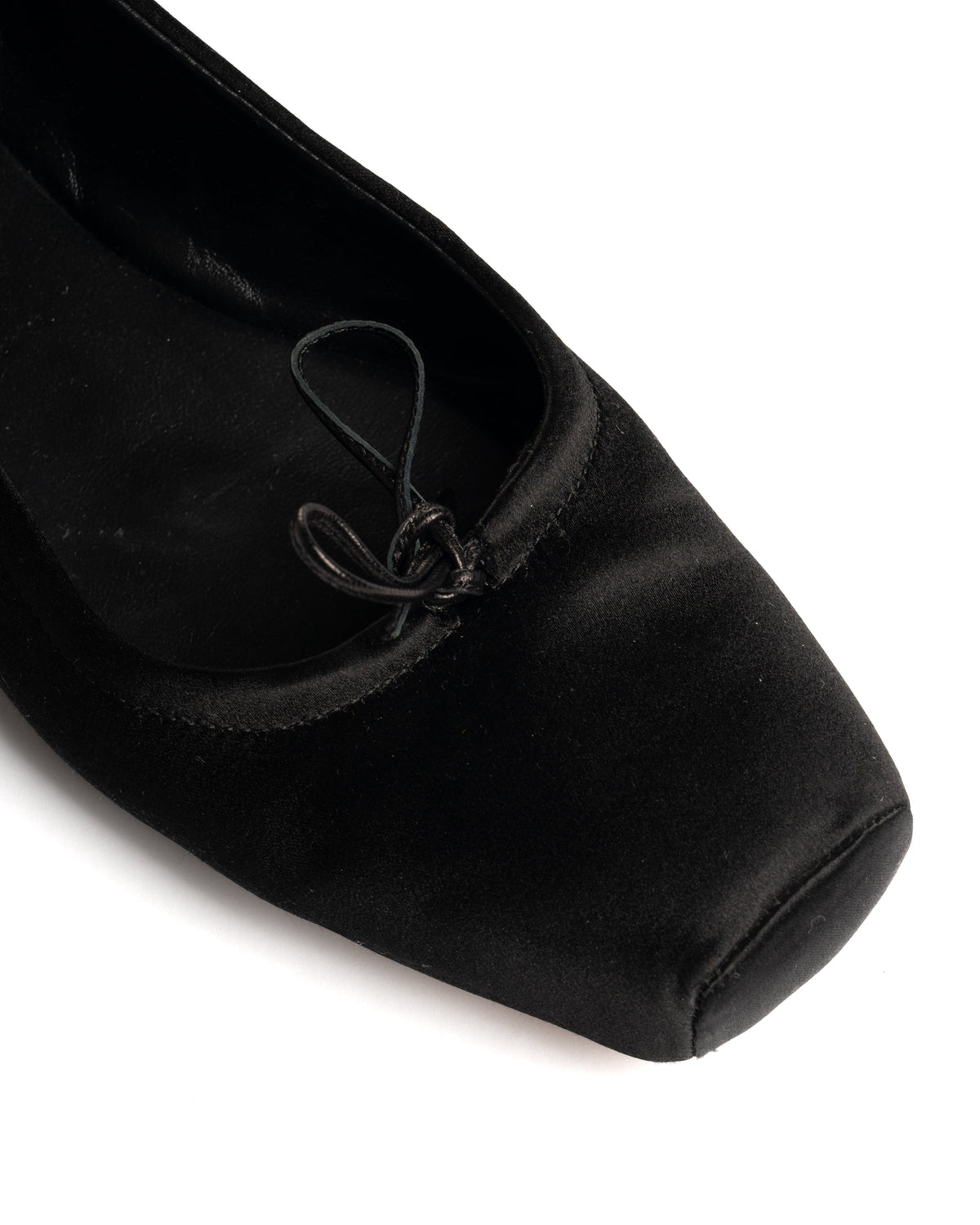 Aeyde Gabriella satin black flats
